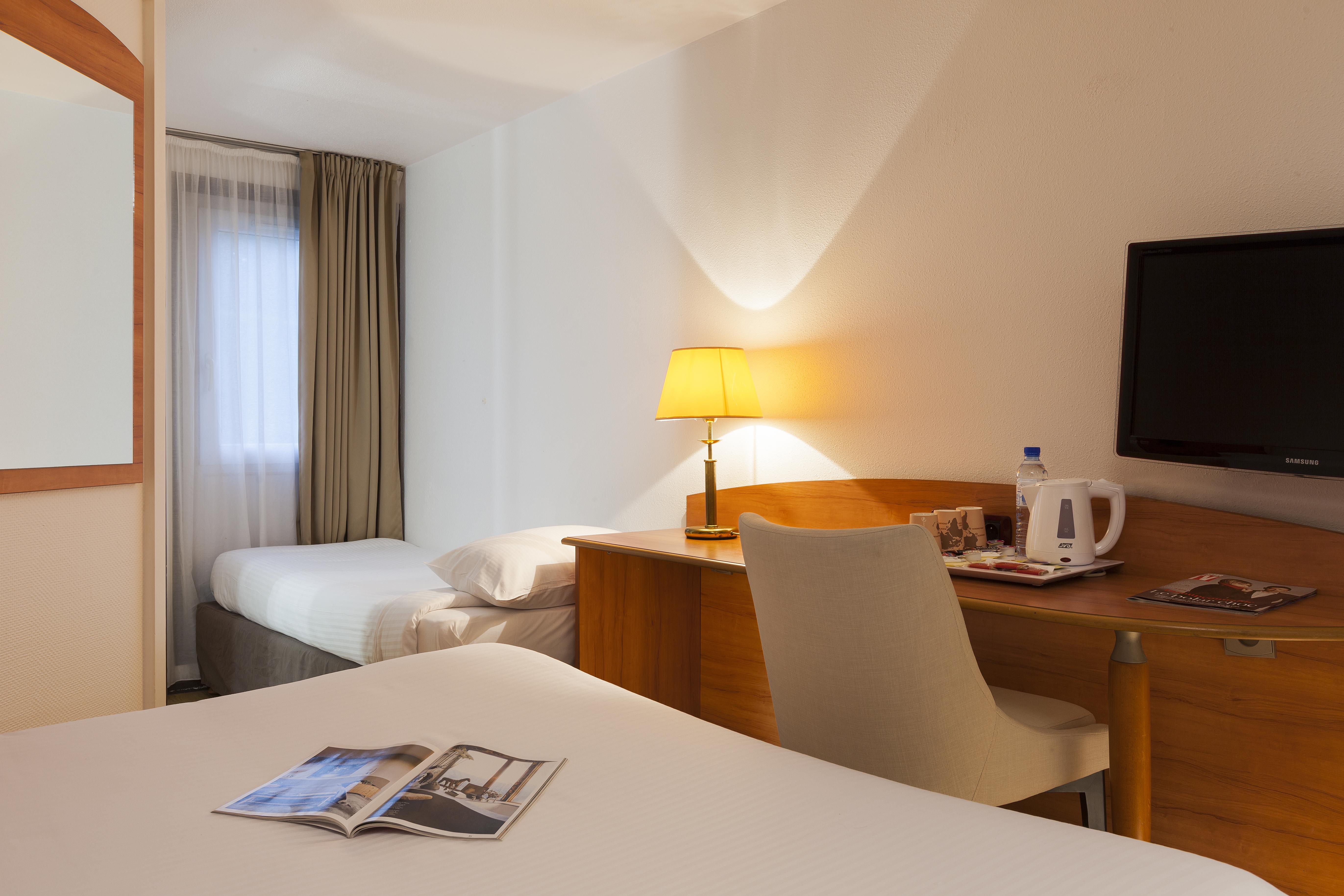 Comfort Hotel Évreux Kültér fotó