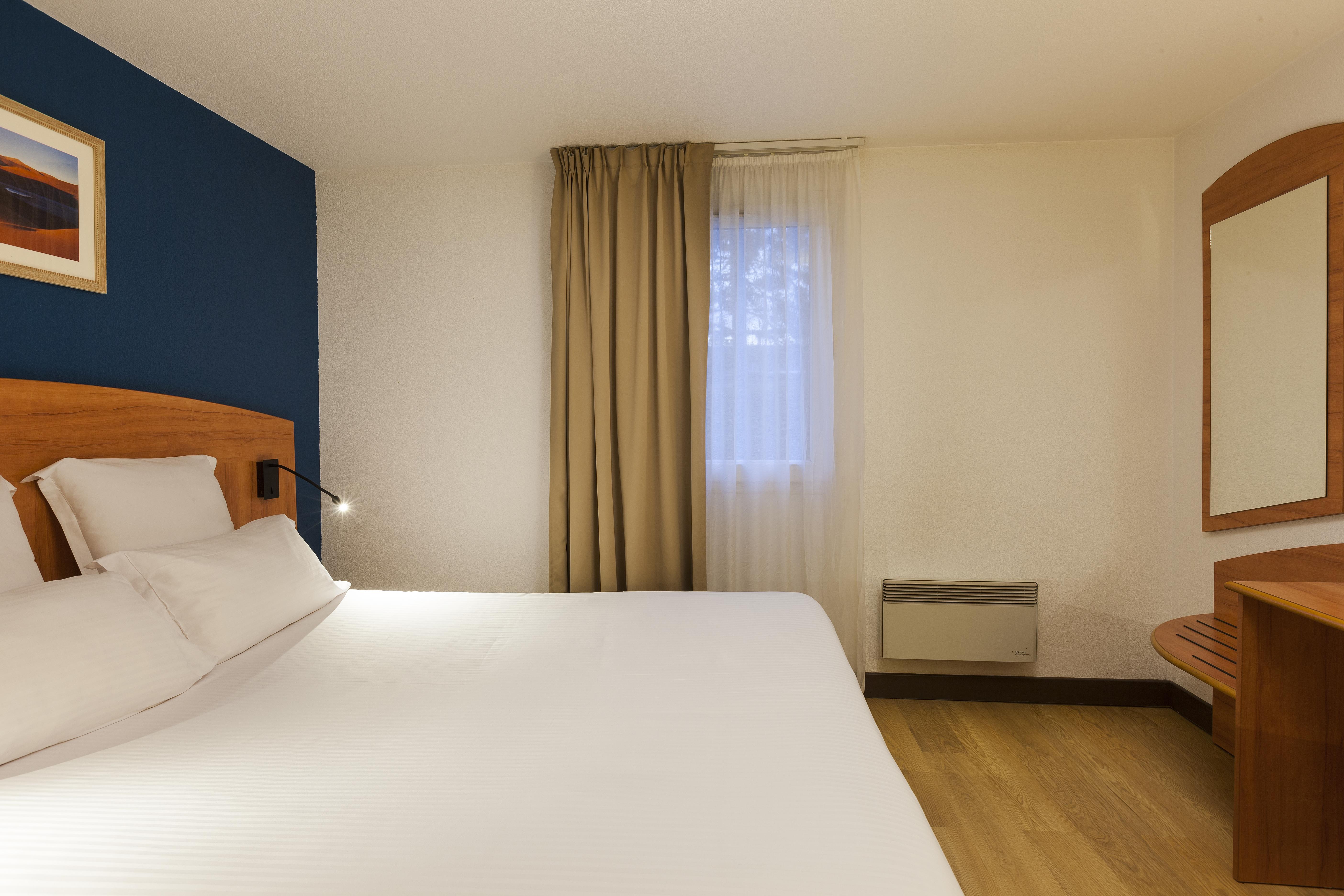 Comfort Hotel Évreux Kültér fotó