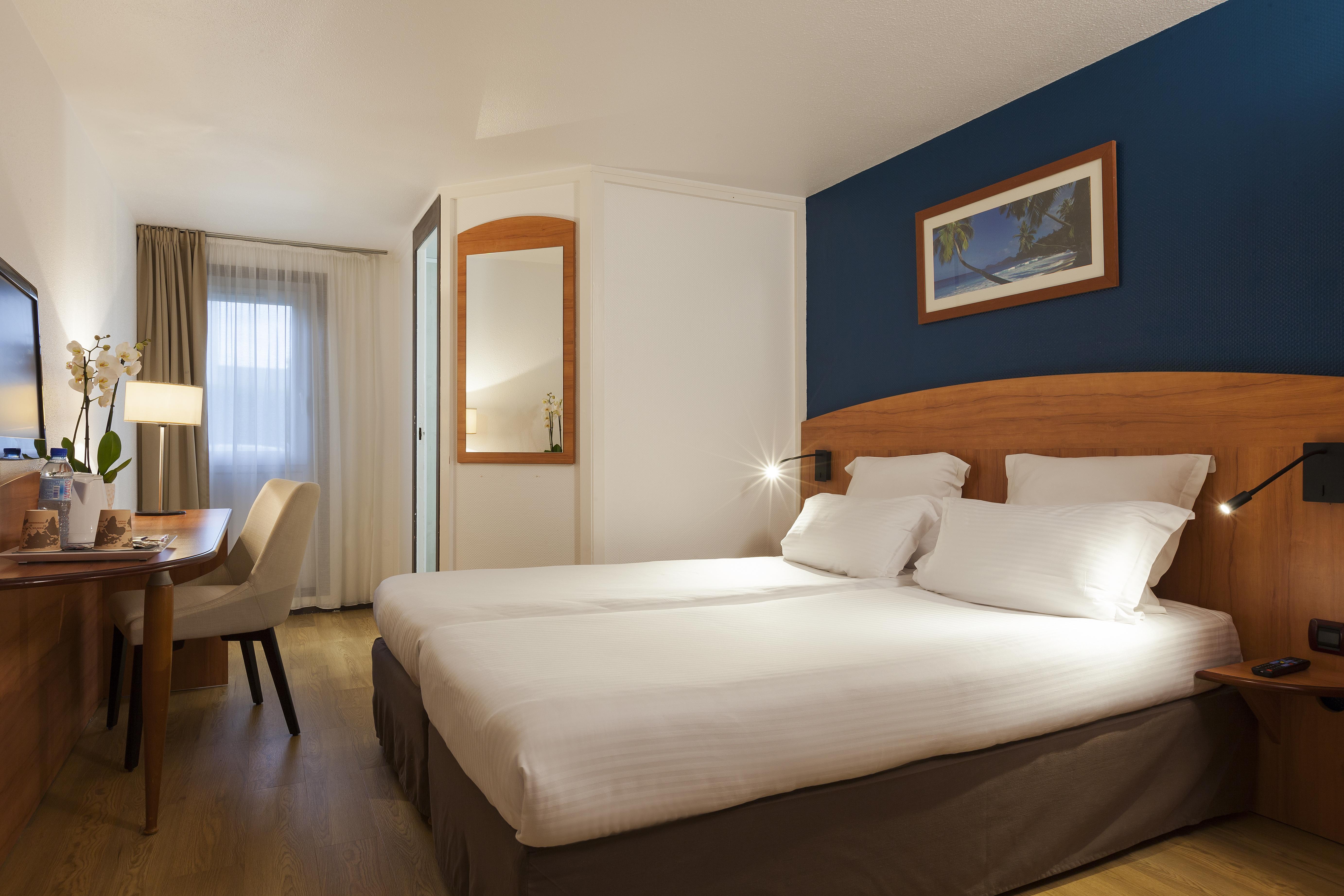 Comfort Hotel Évreux Kültér fotó