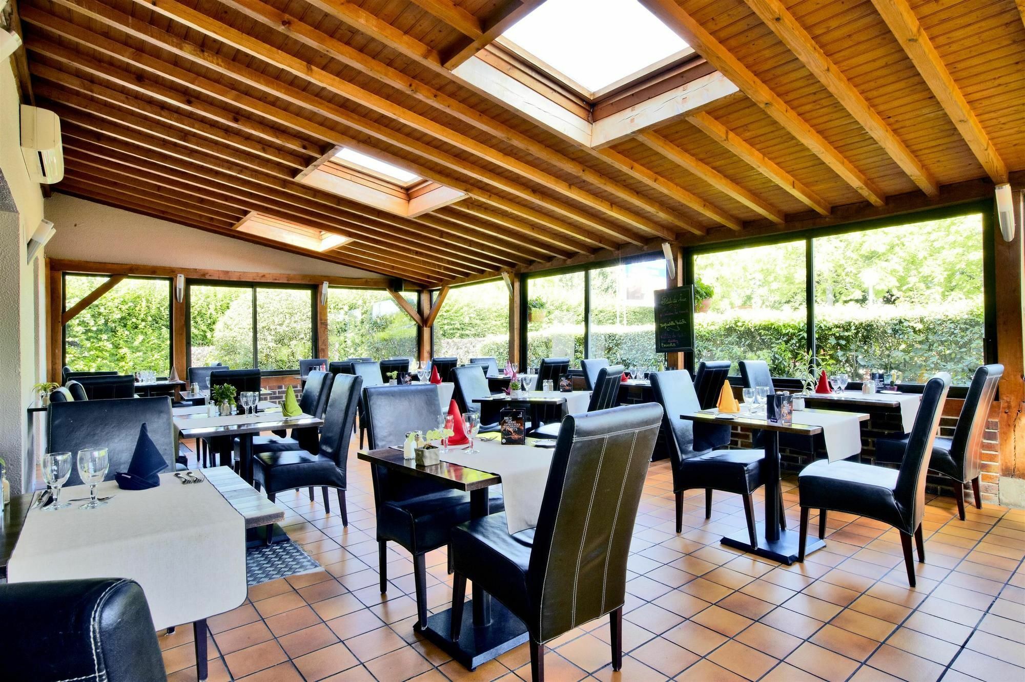 Comfort Hotel Évreux Kültér fotó