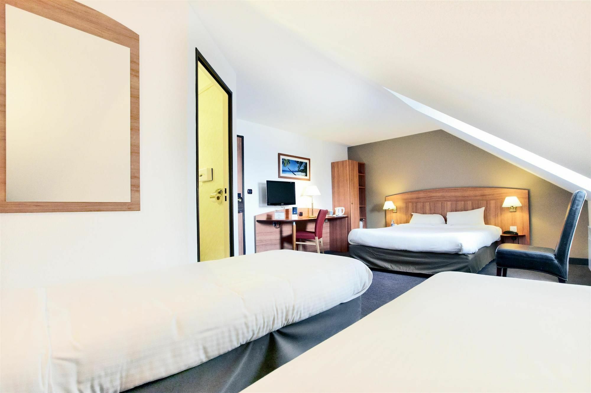 Comfort Hotel Évreux Kültér fotó